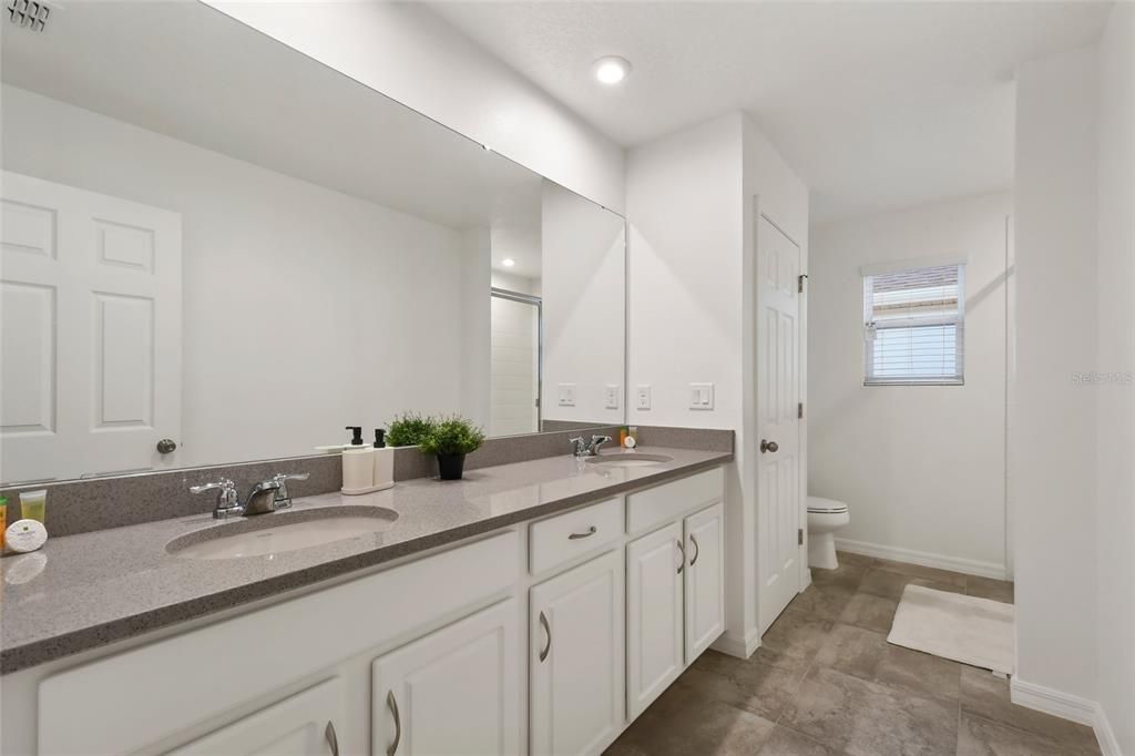 待售: $699,000 (7 贝兹, 6 浴室, 3533 平方英尺)