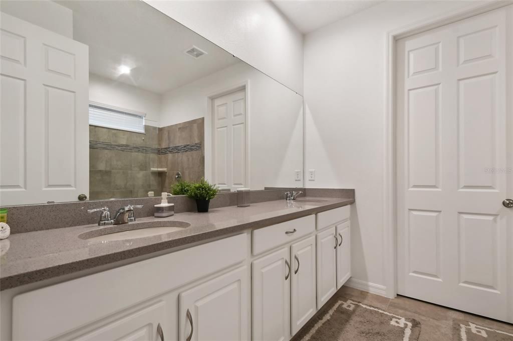 待售: $699,000 (7 贝兹, 6 浴室, 3533 平方英尺)