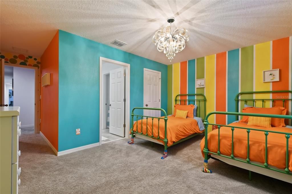 待售: $699,000 (7 贝兹, 6 浴室, 3533 平方英尺)