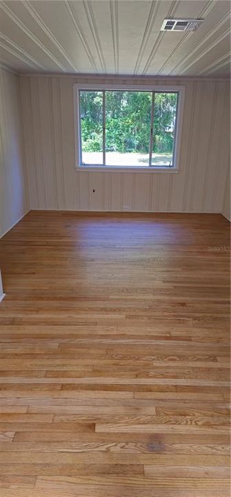 For Rent: $1,750 (3 beds, 1 baths, 924 Square Feet)