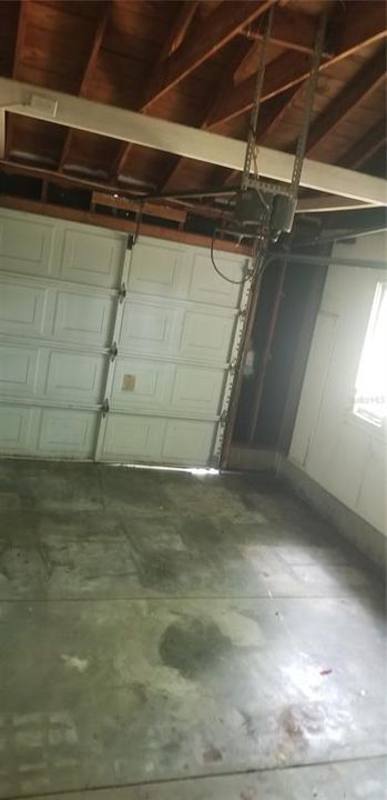 For Rent: $1,750 (3 beds, 1 baths, 924 Square Feet)