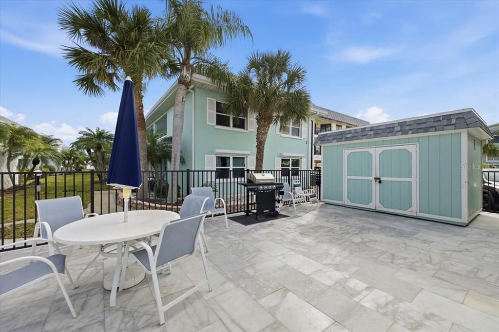 待售: $439,000 (2 贝兹, 2 浴室, 829 平方英尺)