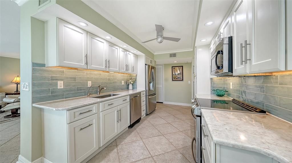 For Sale: $1,595,000 (2 beds, 2 baths, 1470 Square Feet)