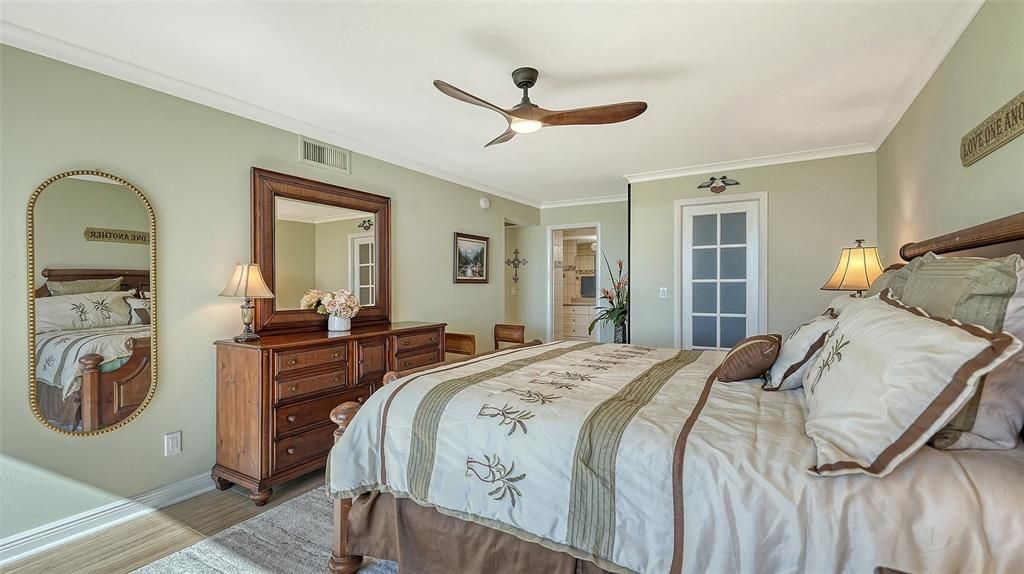 For Sale: $1,595,000 (2 beds, 2 baths, 1470 Square Feet)