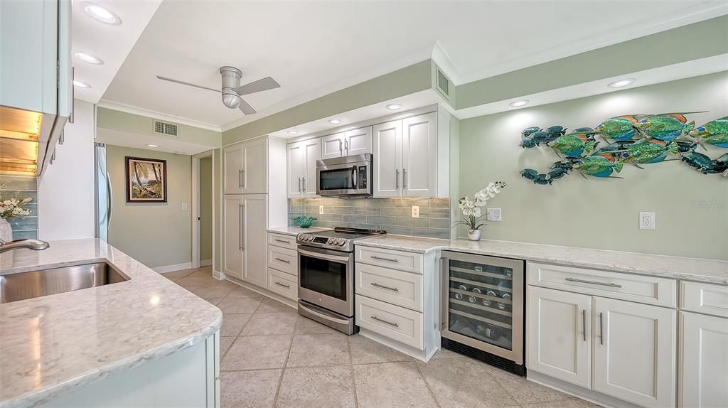 For Sale: $1,595,000 (2 beds, 2 baths, 1470 Square Feet)