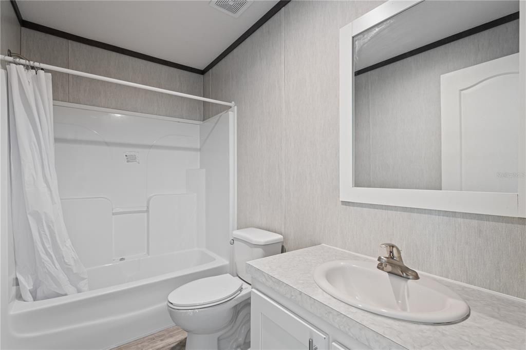 На продажу: $355,000 (2 спален, 2 ванн, 840 Квадратных фут)