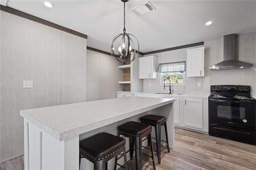 На продажу: $355,000 (2 спален, 2 ванн, 840 Квадратных фут)