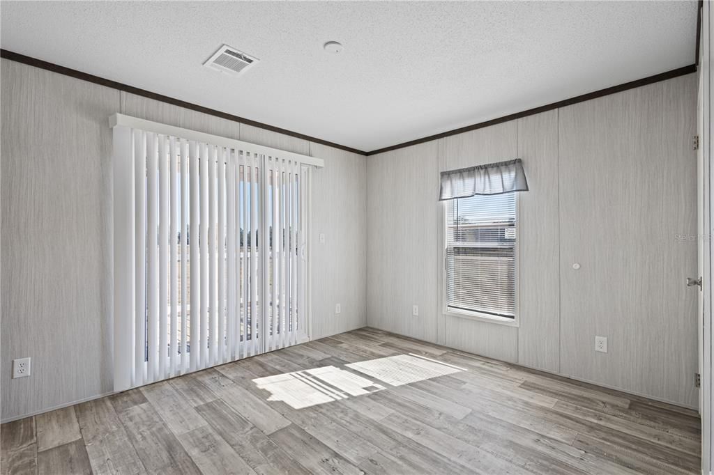 На продажу: $355,000 (2 спален, 2 ванн, 840 Квадратных фут)