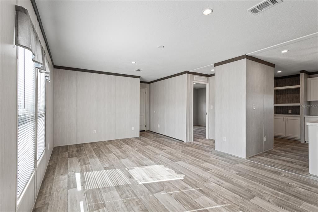 На продажу: $355,000 (2 спален, 2 ванн, 840 Квадратных фут)