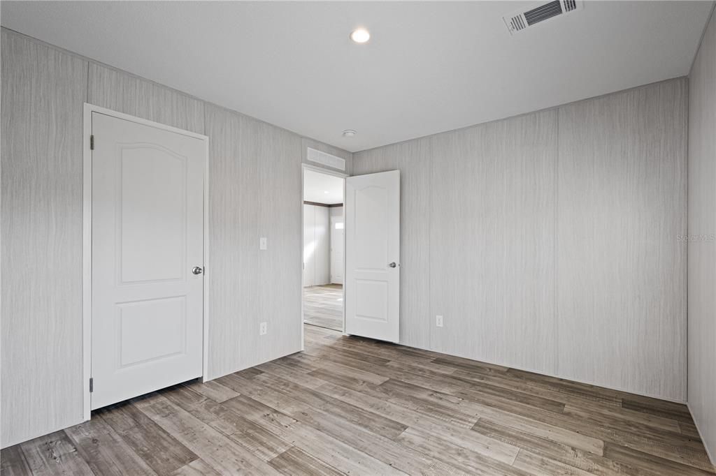 На продажу: $355,000 (2 спален, 2 ванн, 840 Квадратных фут)