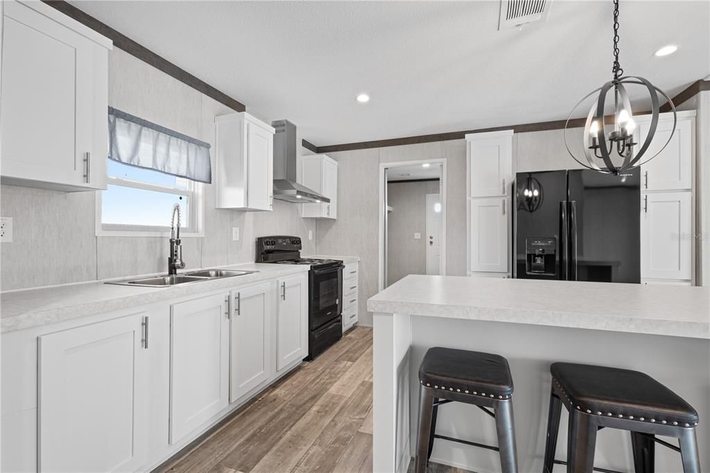 На продажу: $355,000 (2 спален, 2 ванн, 840 Квадратных фут)