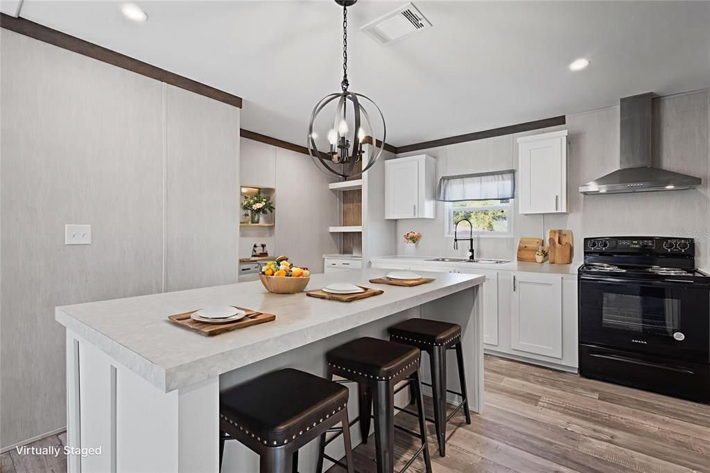 На продажу: $355,000 (2 спален, 2 ванн, 840 Квадратных фут)