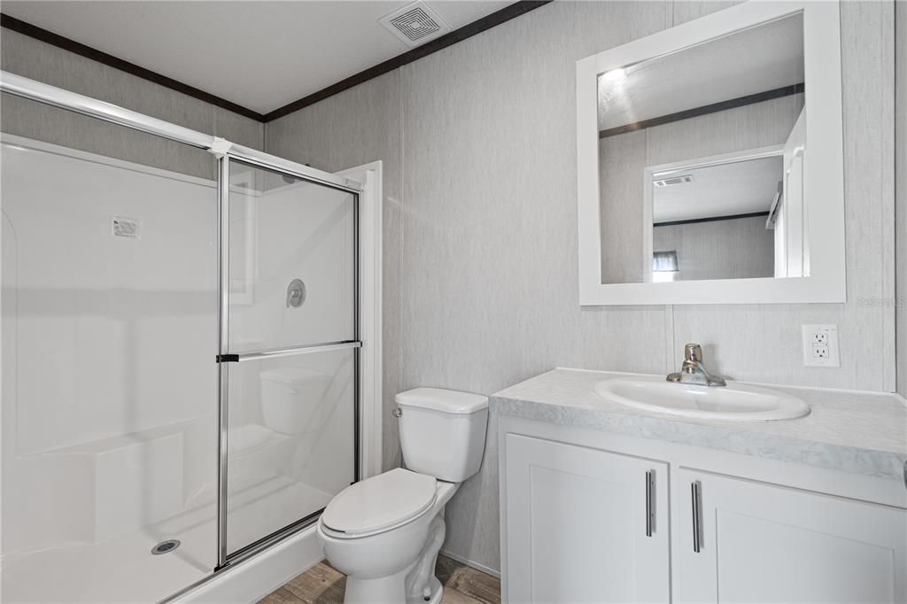 На продажу: $355,000 (2 спален, 2 ванн, 840 Квадратных фут)