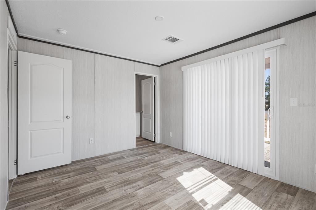 На продажу: $355,000 (2 спален, 2 ванн, 840 Квадратных фут)