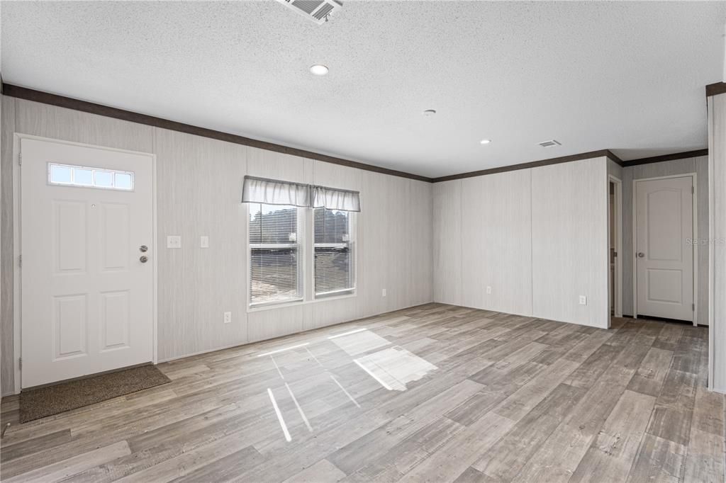 На продажу: $355,000 (2 спален, 2 ванн, 840 Квадратных фут)