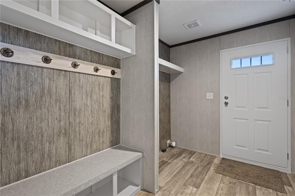 На продажу: $355,000 (2 спален, 2 ванн, 840 Квадратных фут)