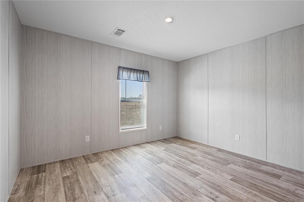 На продажу: $355,000 (2 спален, 2 ванн, 840 Квадратных фут)