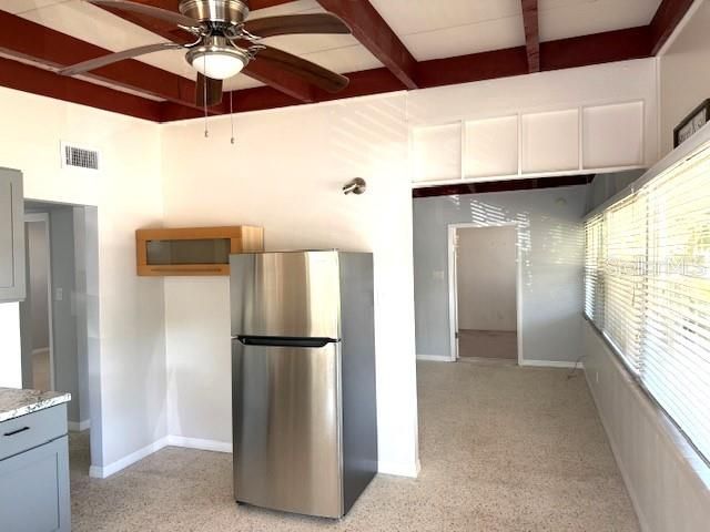 En Renta: $1,950 (2 camas, 1 baños, 947 Pies cuadrados)