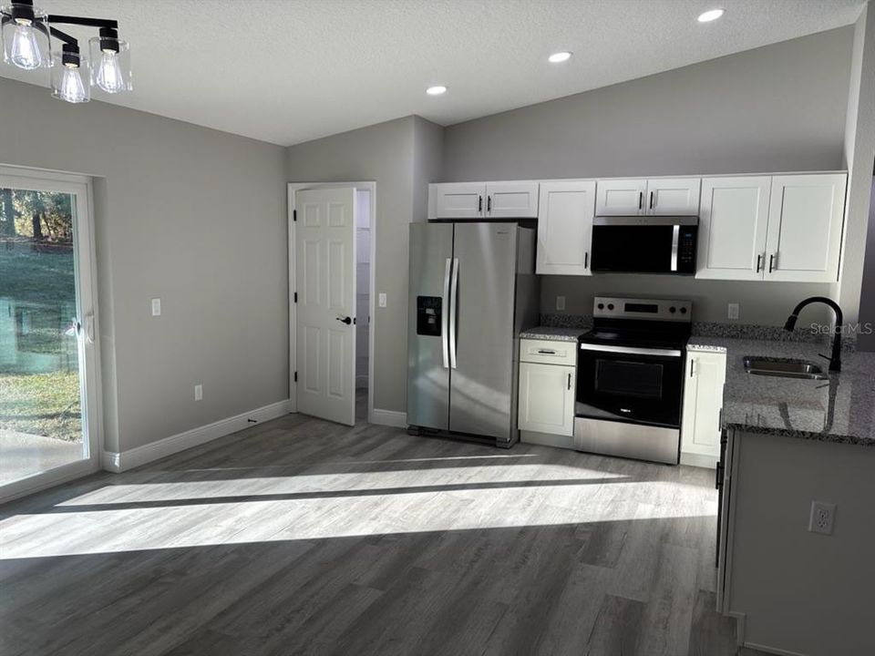 待售: $234,900 (3 贝兹, 2 浴室, 1405 平方英尺)