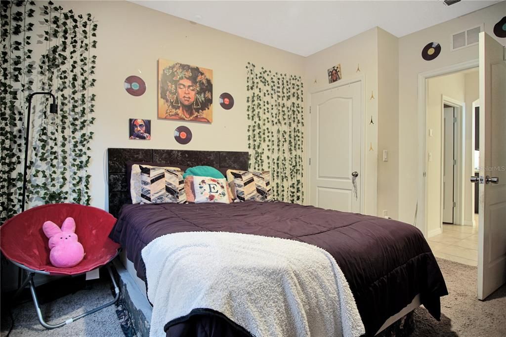 For Rent: $2,045 (4 beds, 2 baths, 1851 Square Feet)