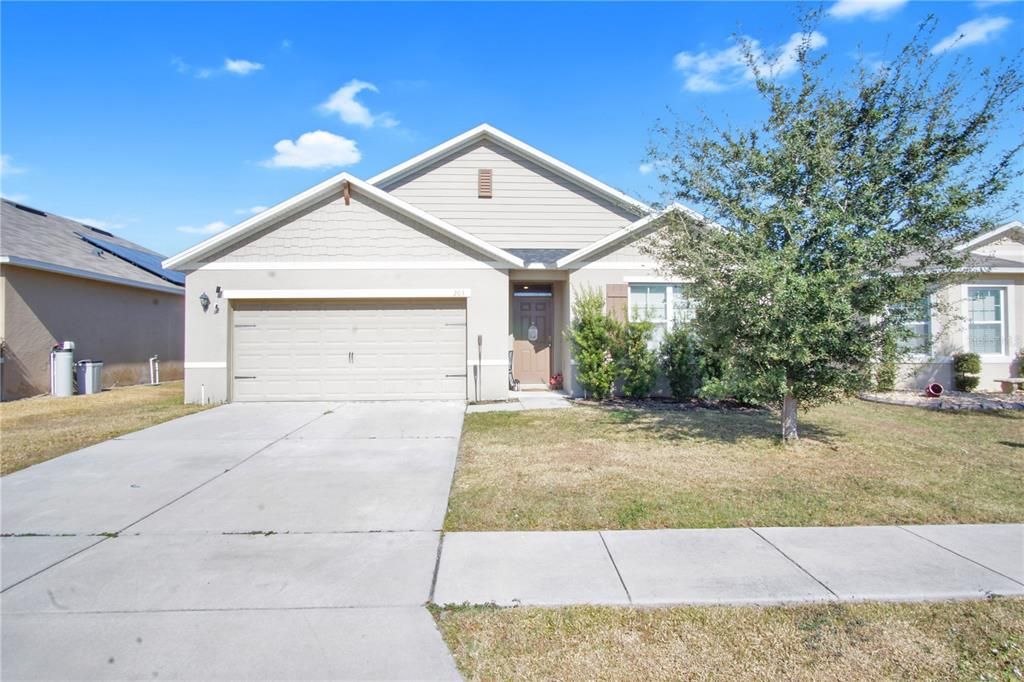 For Rent: $2,045 (4 beds, 2 baths, 1851 Square Feet)