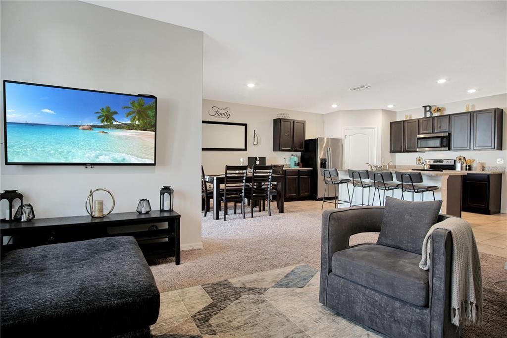 For Rent: $2,045 (4 beds, 2 baths, 1851 Square Feet)