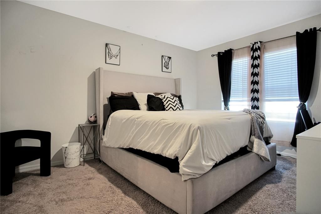 For Rent: $2,045 (4 beds, 2 baths, 1851 Square Feet)