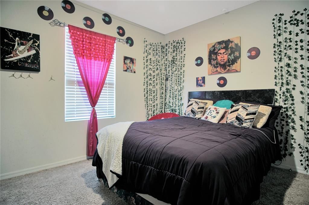 For Rent: $2,045 (4 beds, 2 baths, 1851 Square Feet)