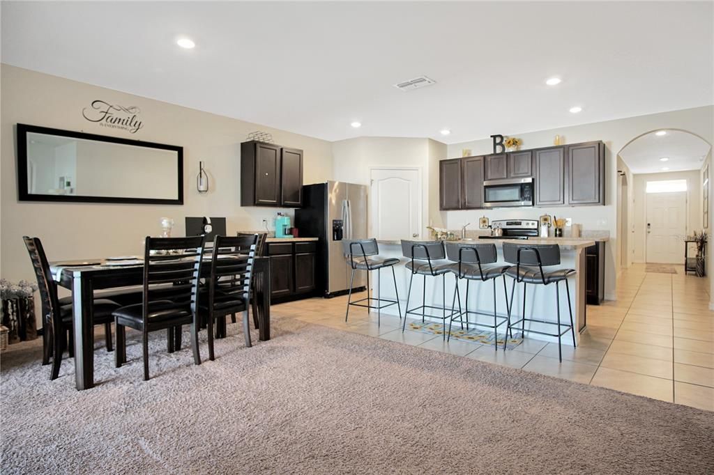 For Rent: $2,045 (4 beds, 2 baths, 1851 Square Feet)