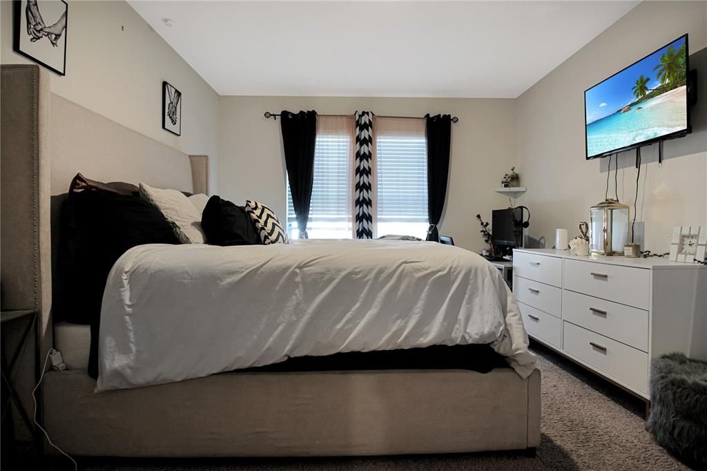 For Rent: $2,045 (4 beds, 2 baths, 1851 Square Feet)