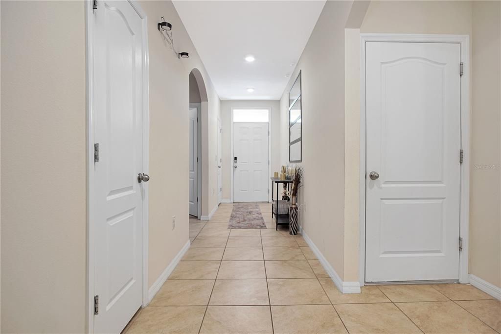 For Rent: $2,045 (4 beds, 2 baths, 1851 Square Feet)