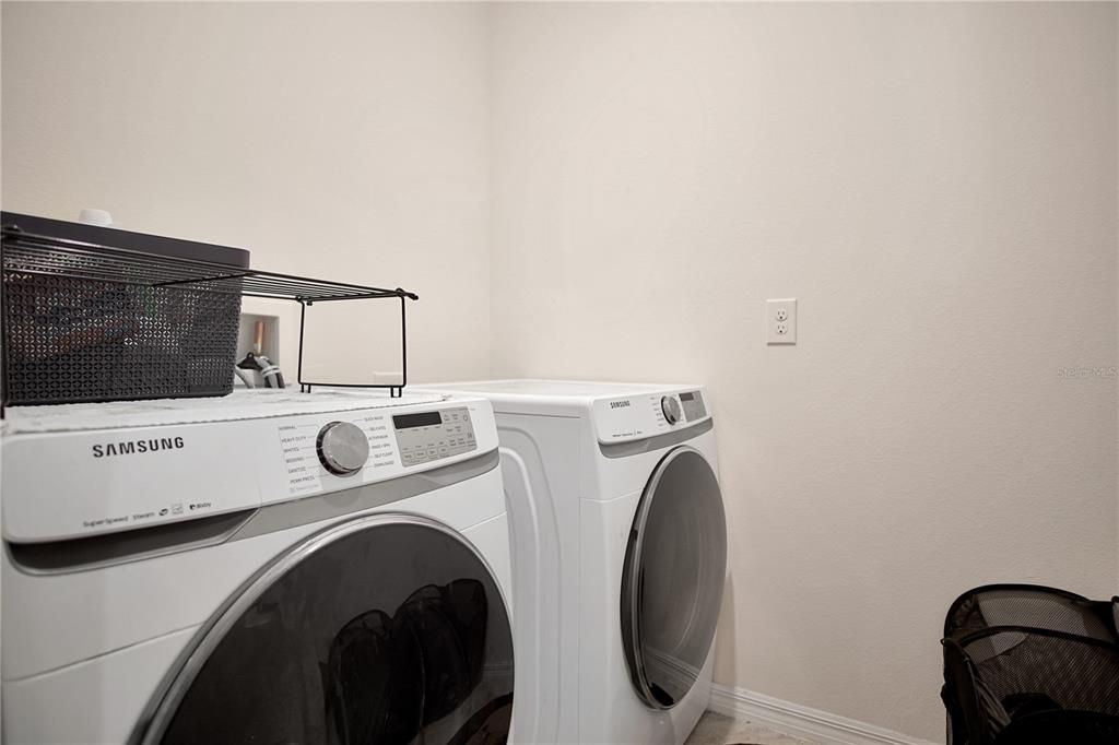 For Rent: $2,045 (4 beds, 2 baths, 1851 Square Feet)