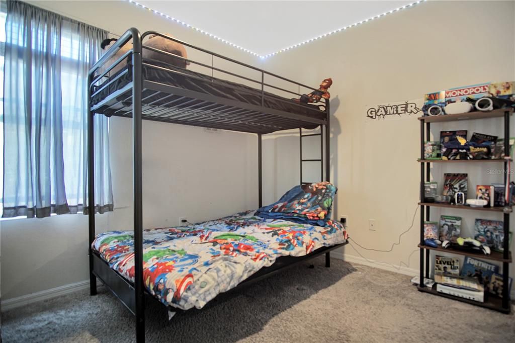 For Rent: $2,045 (4 beds, 2 baths, 1851 Square Feet)