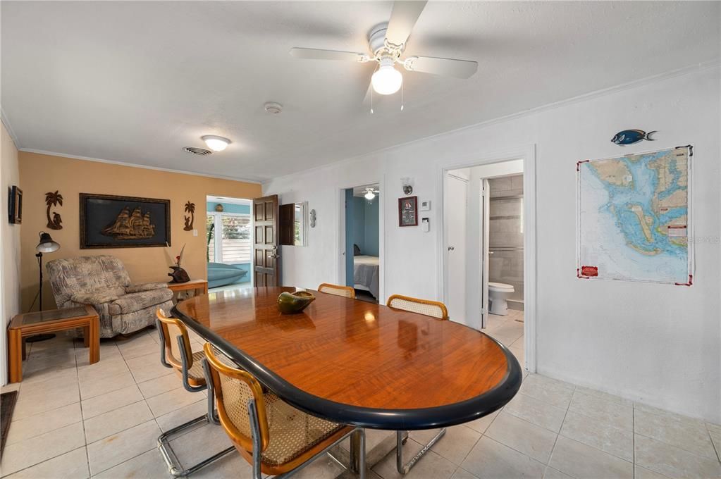 For Sale: $150,000 (2 beds, 1 baths, 944 Square Feet)