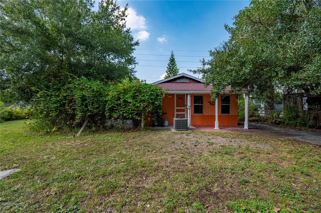 For Sale: $150,000 (2 beds, 1 baths, 944 Square Feet)