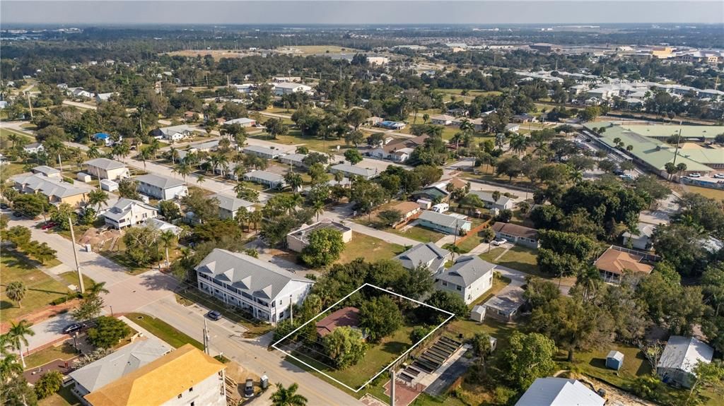 For Sale: $150,000 (2 beds, 1 baths, 944 Square Feet)