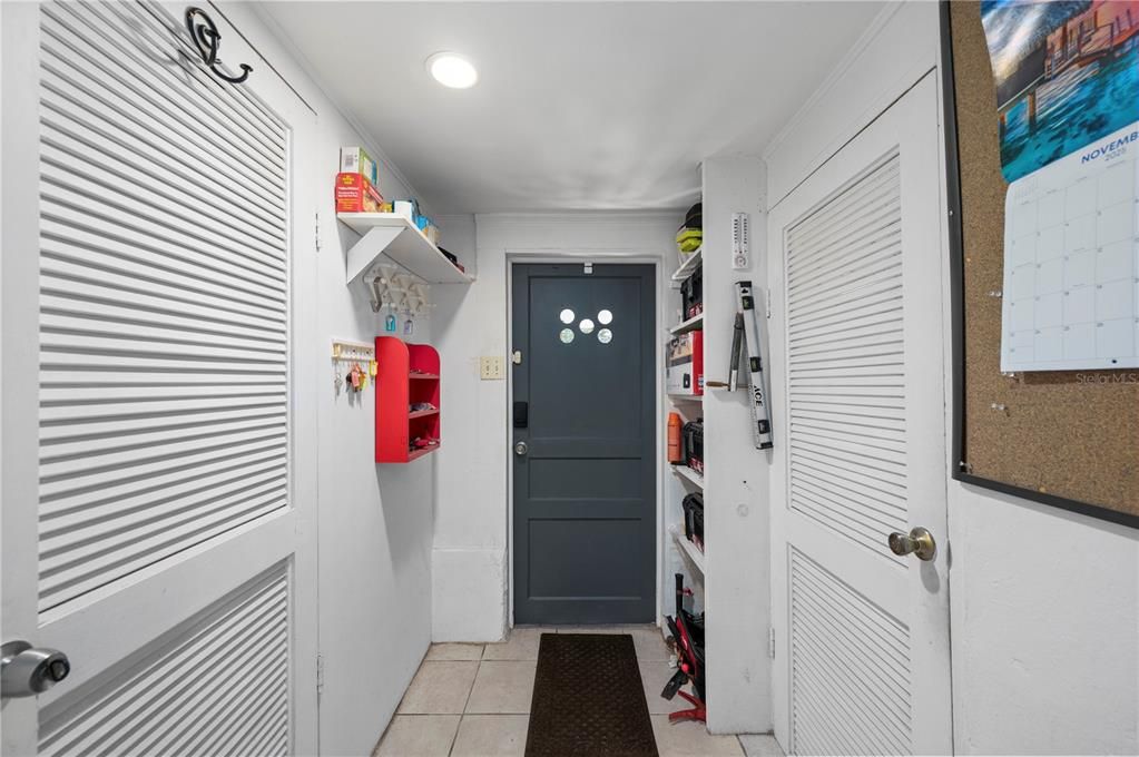 For Sale: $150,000 (2 beds, 1 baths, 944 Square Feet)