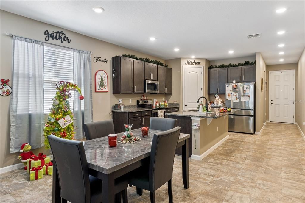 На продажу: $340,000 (4 спален, 2 ванн, 1928 Квадратных фут)