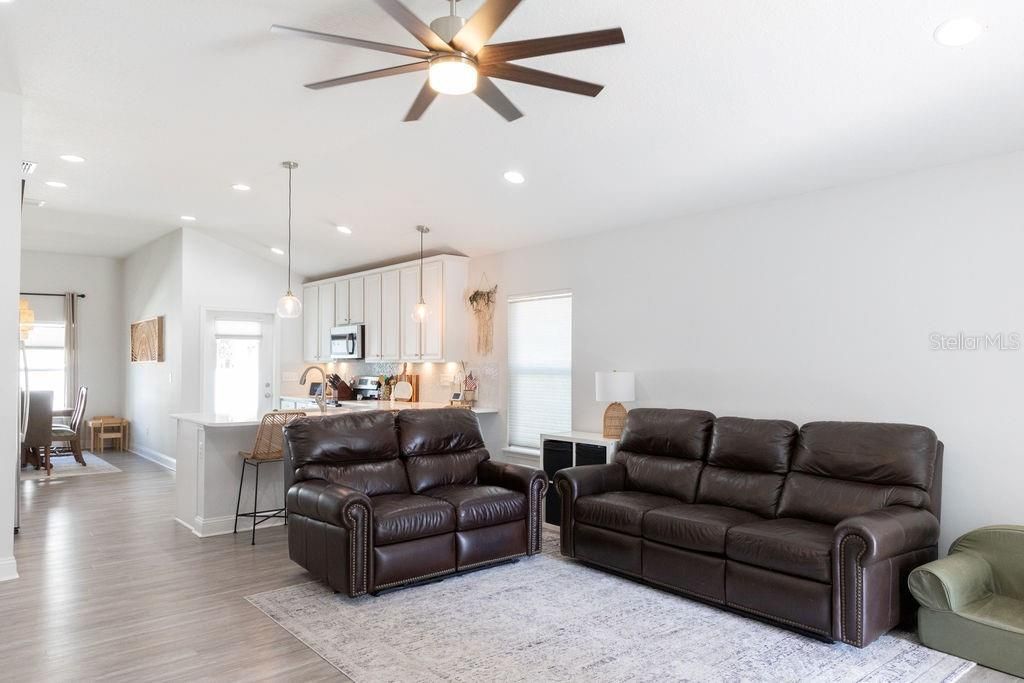 待售: $494,972 (3 贝兹, 2 浴室, 1428 平方英尺)