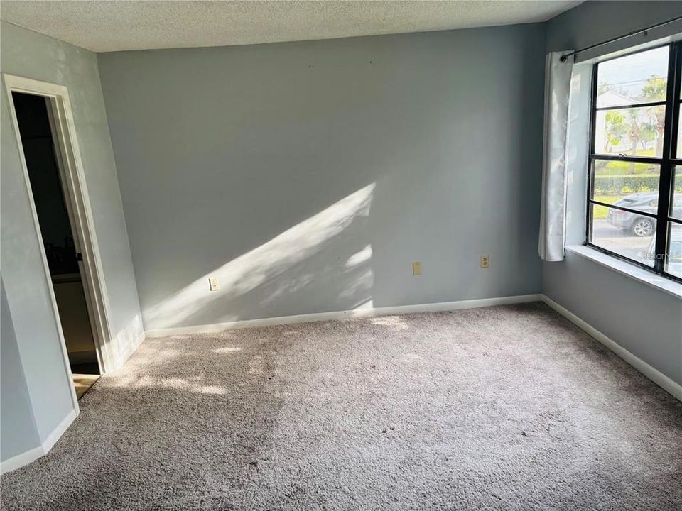 For Sale: $144,900 (2 beds, 2 baths, 820 Square Feet)