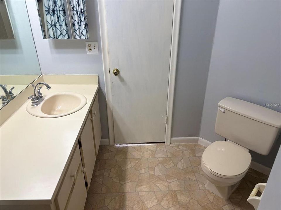 For Sale: $144,900 (2 beds, 2 baths, 820 Square Feet)