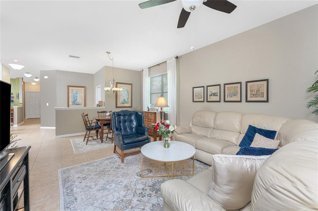 待售: $320,000 (3 贝兹, 2 浴室, 1536 平方英尺)