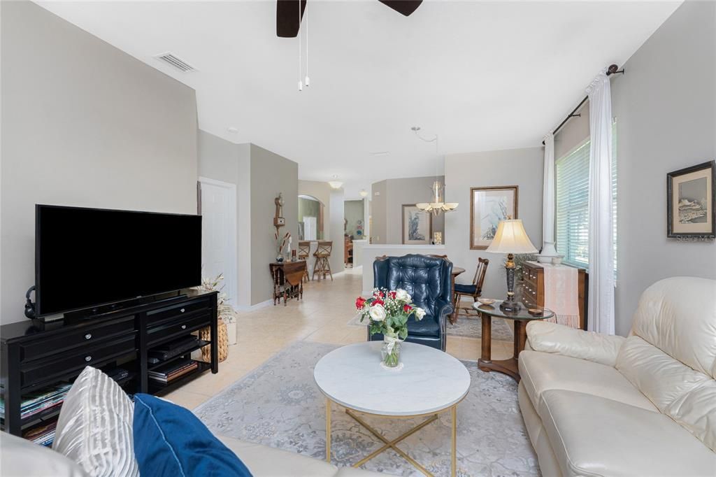 待售: $320,000 (3 贝兹, 2 浴室, 1536 平方英尺)