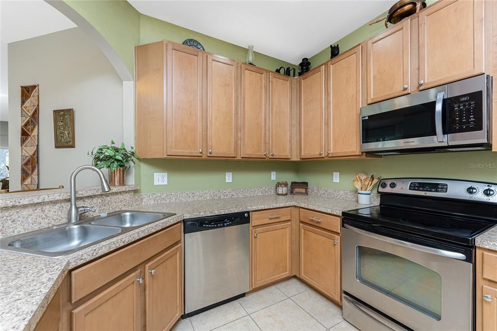 待售: $320,000 (3 贝兹, 2 浴室, 1536 平方英尺)