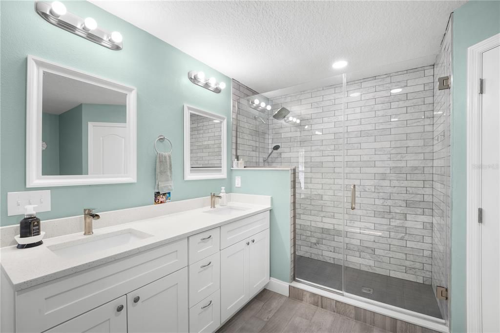 For Sale: $479,000 (5 beds, 2 baths, 2247 Square Feet)