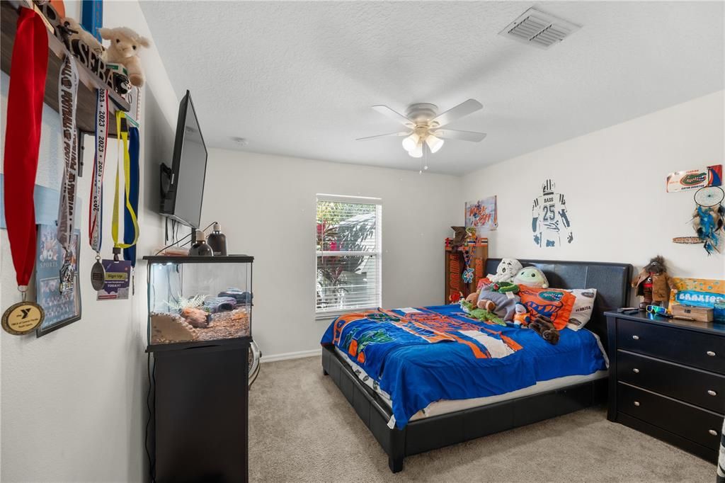 For Sale: $479,000 (5 beds, 2 baths, 2247 Square Feet)