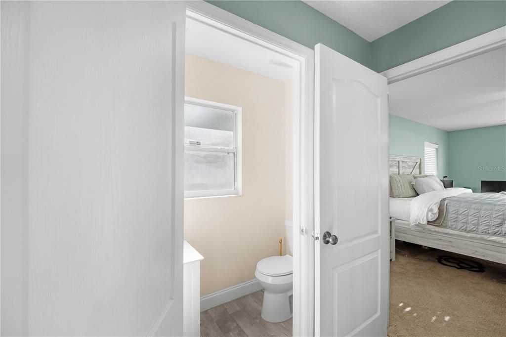 For Sale: $479,000 (5 beds, 2 baths, 2247 Square Feet)