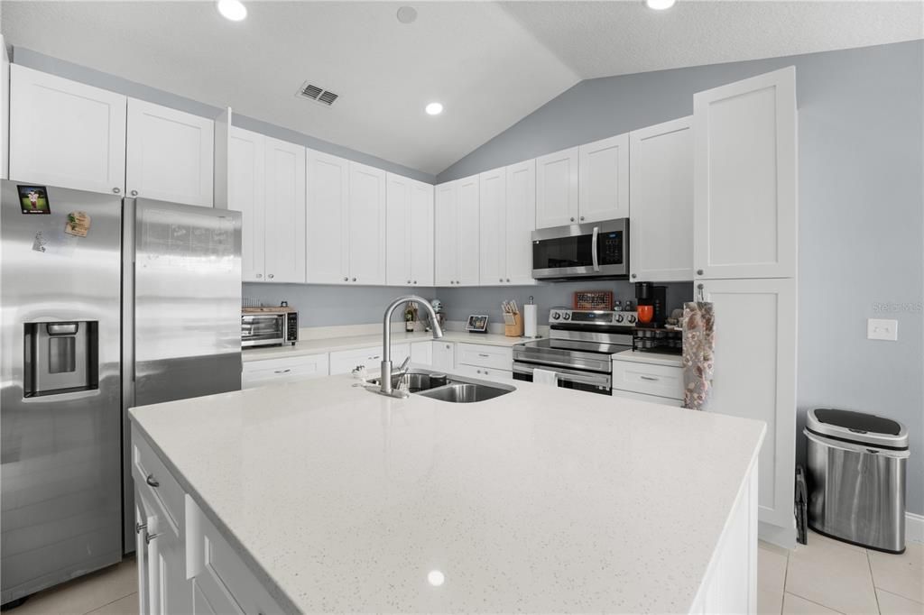 For Sale: $479,000 (5 beds, 2 baths, 2247 Square Feet)