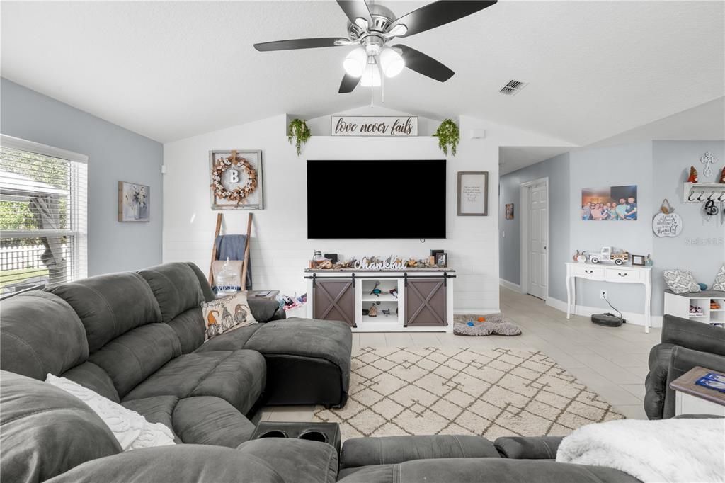 For Sale: $479,000 (5 beds, 2 baths, 2247 Square Feet)