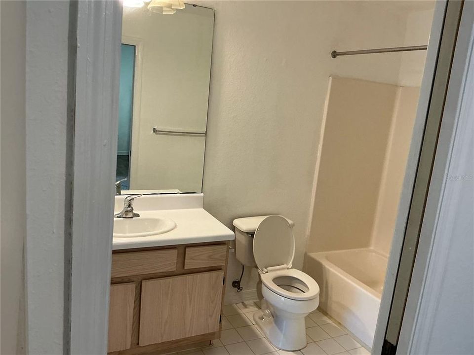 For Rent: $1,395 (1 beds, 1 baths, 723 Square Feet)